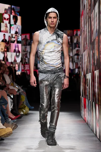 Look 53